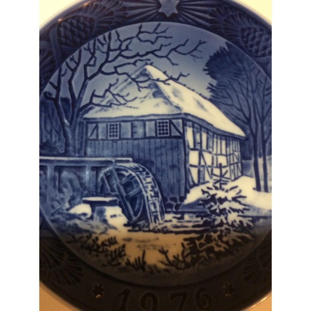 B & G Copenhagen Denmark 1976 Blue White Christmas Collector Plate Water Mill